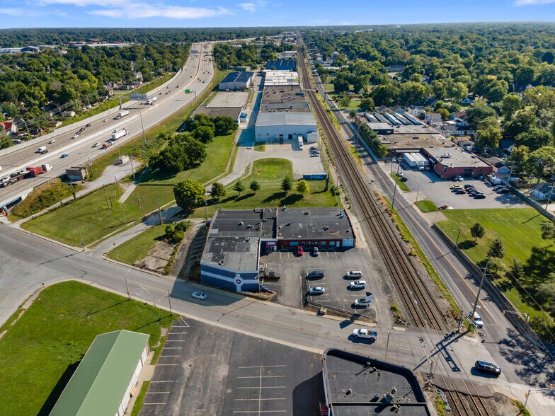 1417 Commerce Ave, Indianapolis, IN à louer - Photo du bâtiment - Image 2 de 15