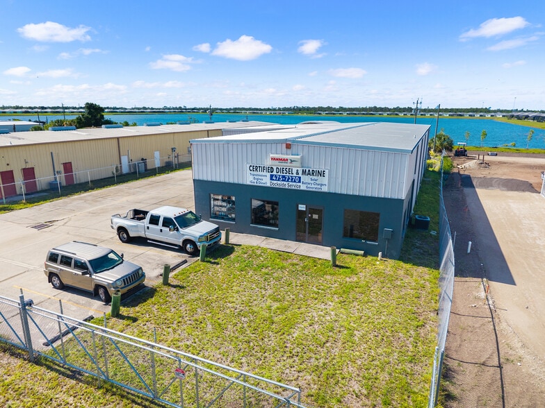 2640 Avenue of the Americas St, Englewood, FL à vendre - Photo du bâtiment - Image 2 de 32