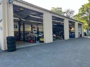 30-36 Mill St, Healdsburg, CA à louer Photo intérieure- Image 2 de 7