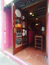 Retail in Barcelona, Barcelona for lease Construction Photo- Image 1 of 11