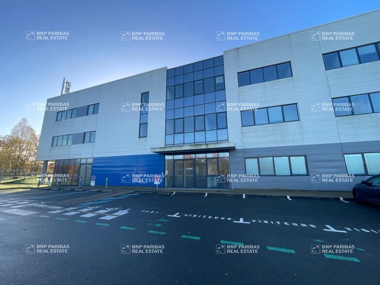 Office in Saint-Jacques-de-la-Lande for lease - Building Photo - Image 3 of 23