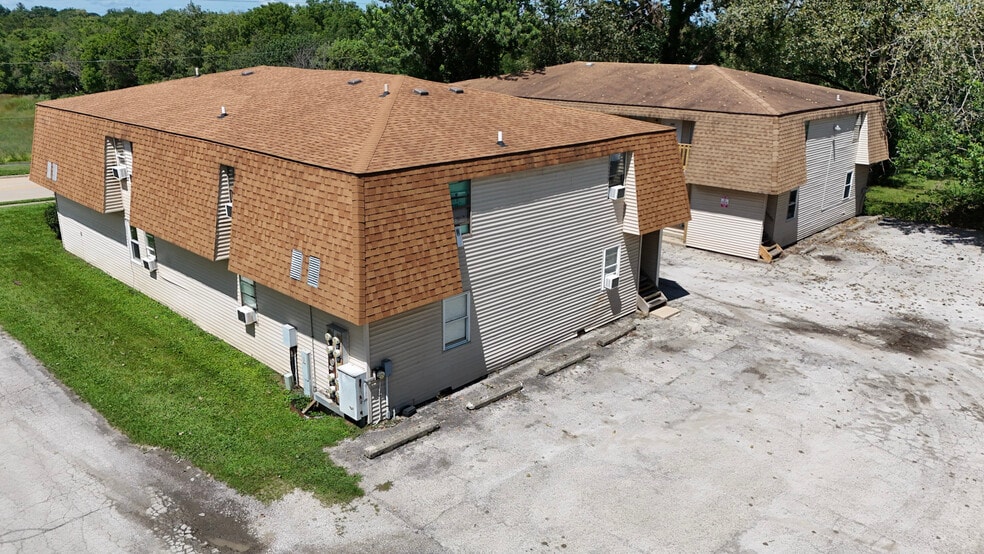 152 & 162 S. Dipper Lane | 18 units portefeuille de 1 propriétés à vendre sur LoopNet.ca - Photo du bâtiment - Image 3 de 17