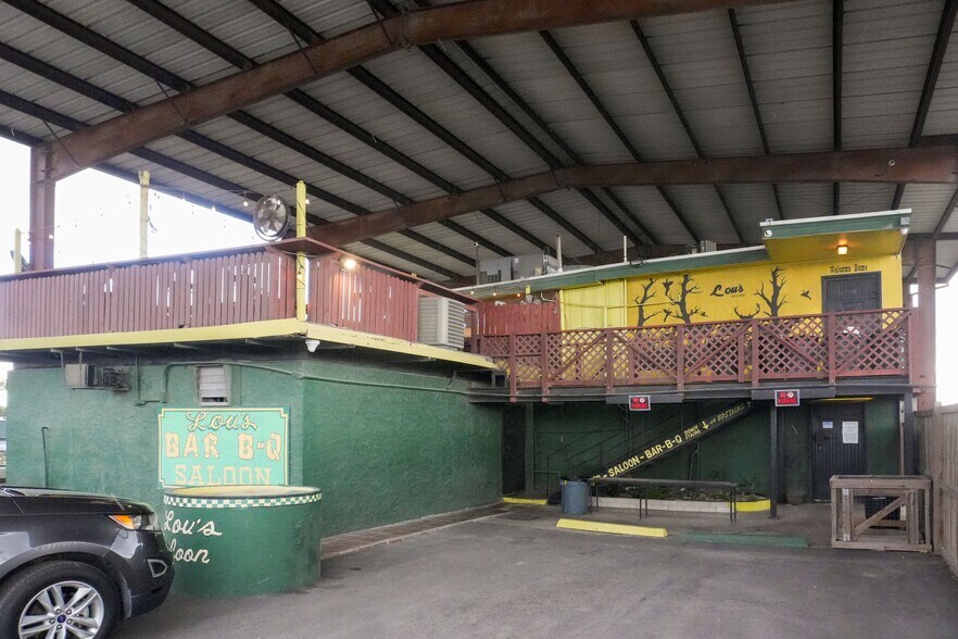 5101 Leopard & 549 Navigation portefeuille de 2 propriétés à vendre sur LoopNet.ca - Photo du bâtiment - Image 2 de 5