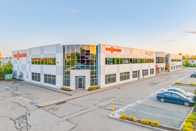 Plus de détails pour 6350 204th St, Langley Twp, BC - Industriel à louer