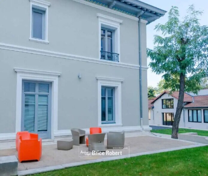 Office in Lyon for sale - Building Photo - Image 3 of 9