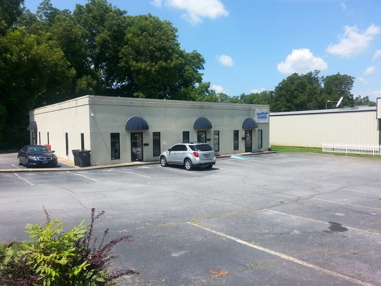444 Hampton Ave, Pickens, SC à louer - Photo principale - Image 1 de 15
