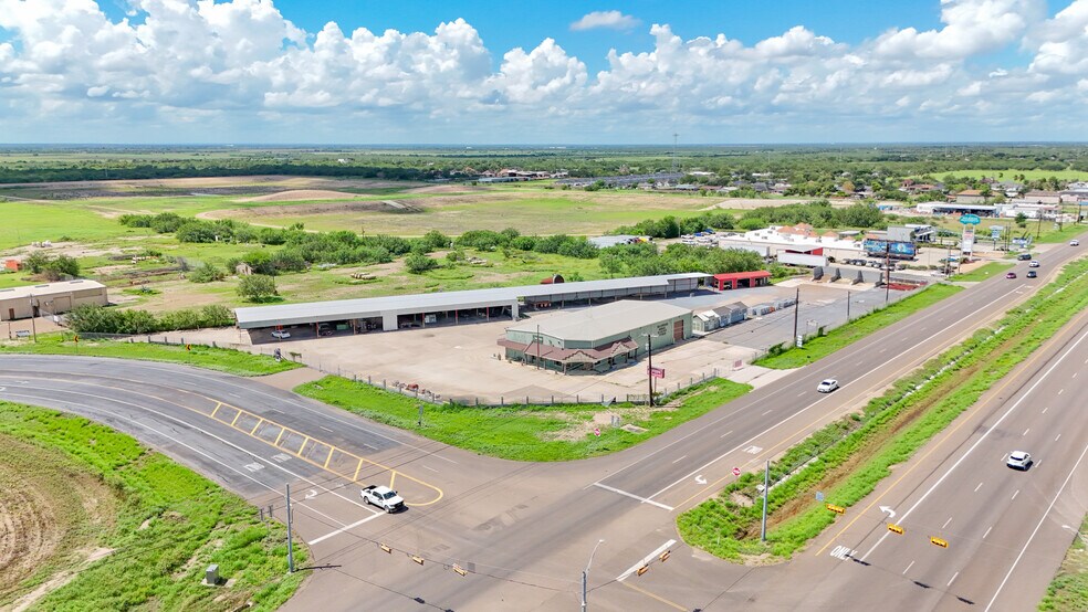 2400 Expressway 83, Penitas, TX for sale - Primary Photo - Image 1 of 16