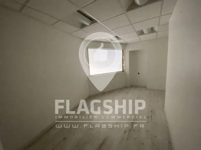 Commerce de détail dans Suresnes à louer - Photo intérieure - Image 3 de 4