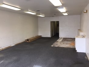 16 Red Bush Ln, Milford, CT à vendre Photo intérieure- Image 1 de 2