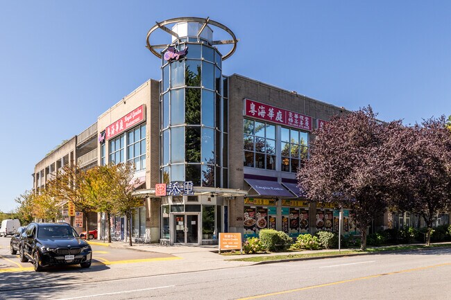 Plus de détails pour 4540 No 3 Rd, Richmond, BC - Commerce de détail à vendre