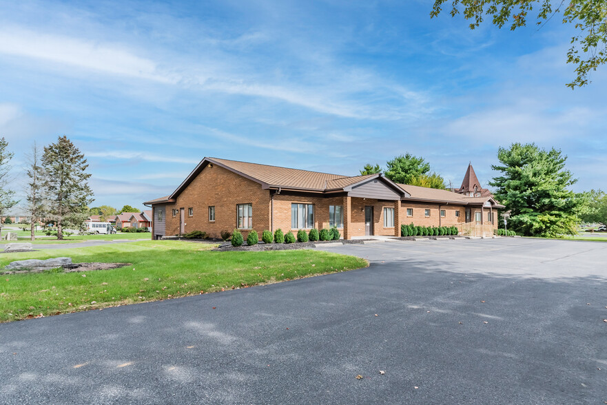 8 Brookwood Ave, Carlisle, PA à vendre - Photo du bâtiment - Image 1 de 1