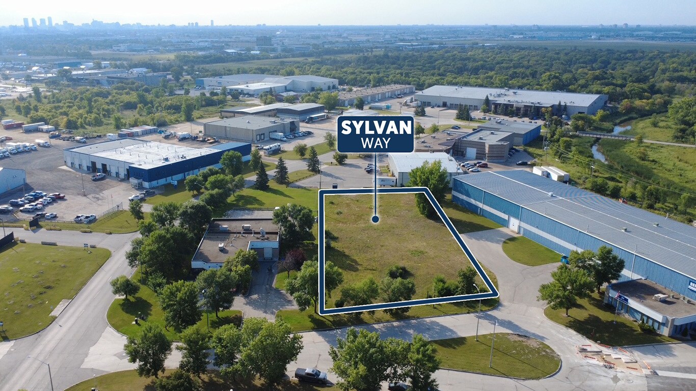 Sylvan Way, Winnipeg, MB for sale Primary Photo- Image 1 of 3