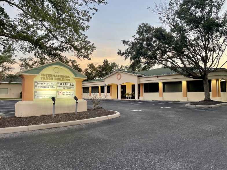 58-74 Sarasota Center Blvd, Sarasota, FL for sale - Building Photo - Image 1 of 8