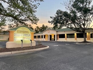 Plus de détails pour 58-74 Sarasota Center Blvd, Sarasota, FL - Bureau à vendre