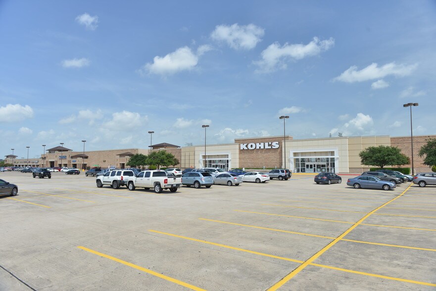 12330 FM 1960 Rd W, Houston, TX à louer - Photo du bâtiment - Image 3 de 5