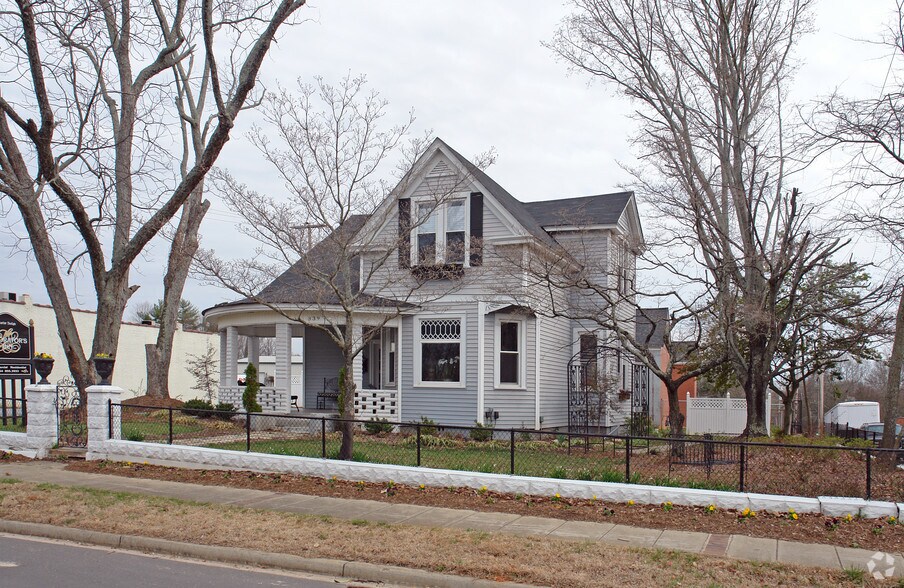 339 W Main St, Easley, SC à louer - Photo du bâtiment - Image 2 de 20