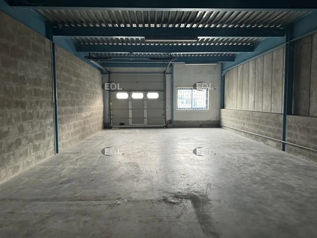 Flex in Lisses for lease Interior Photo- Image 1 of 6