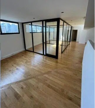 Office in Paris for lease Interior Photo- Image 1 of 6