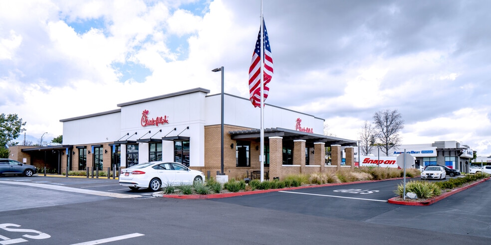 201-391 S Mountain Ave, Upland, CA for lease - Building Photo - Image 2 of 6