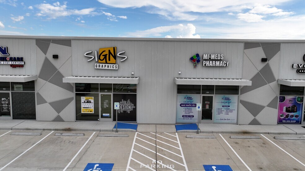 18021 Longenbaugh Rd, Cypress, TX à louer - Photo du bâtiment - Image 3 de 10