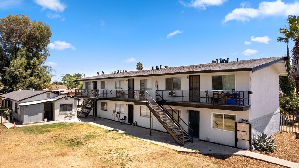 3940 E Burns Ave, Fresno, CA à vendre - Photo du bâtiment - Image 2 de 39