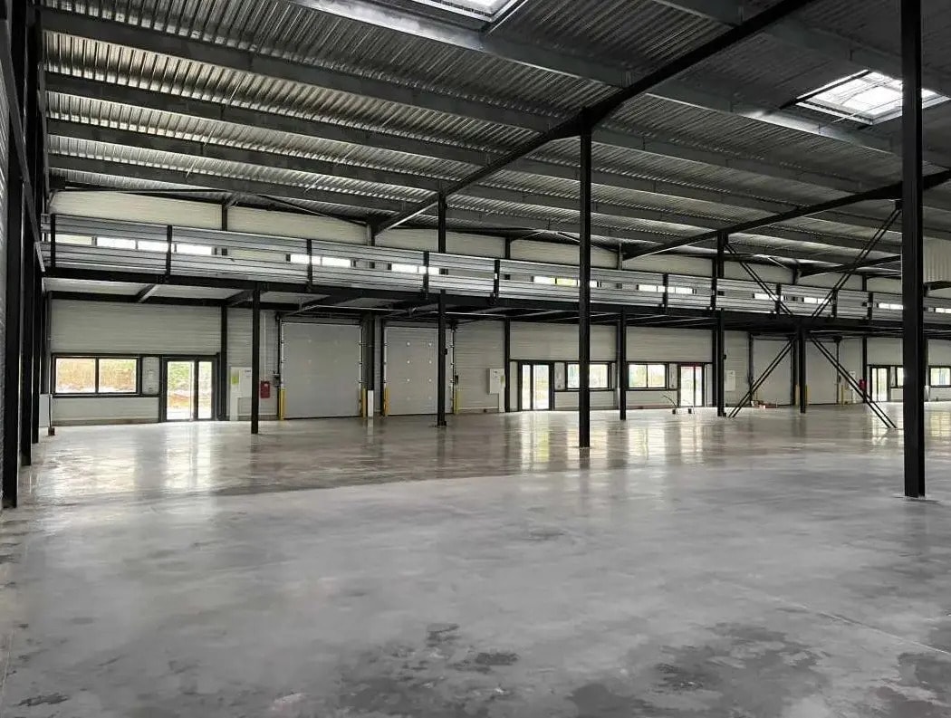 Industrial in Buc for lease Interior Photo- Image 1 of 4