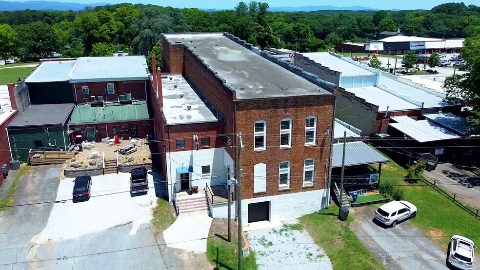 222 E Main St, Walhalla, SC à vendre - Vidéo sur l’inscription commerciale - Image 2 de 28