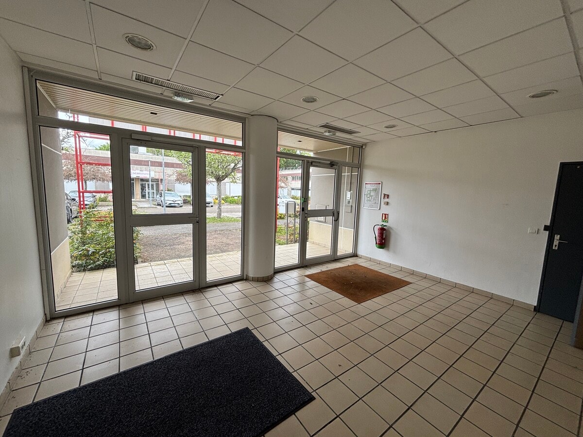 16 Avenue Jean D'Alembert, Trappes, YVE 78190 -  -  - Interior Photo - Image 1 of 6