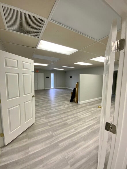 7664 S US Highway 1, Port Saint Lucie, FL for lease - Interior Photo - Image 2 of 9