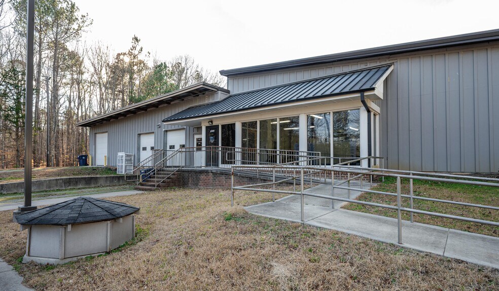 6909 Dodsons Xrd, Hillsborough, NC à louer - Photo du bâtiment - Image 3 de 11