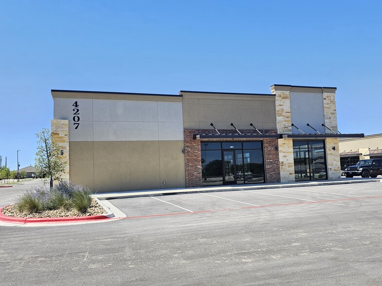 4201 S Fort Hood St, Killeen, TX à louer - Photo du bâtiment - Image 3 de 8