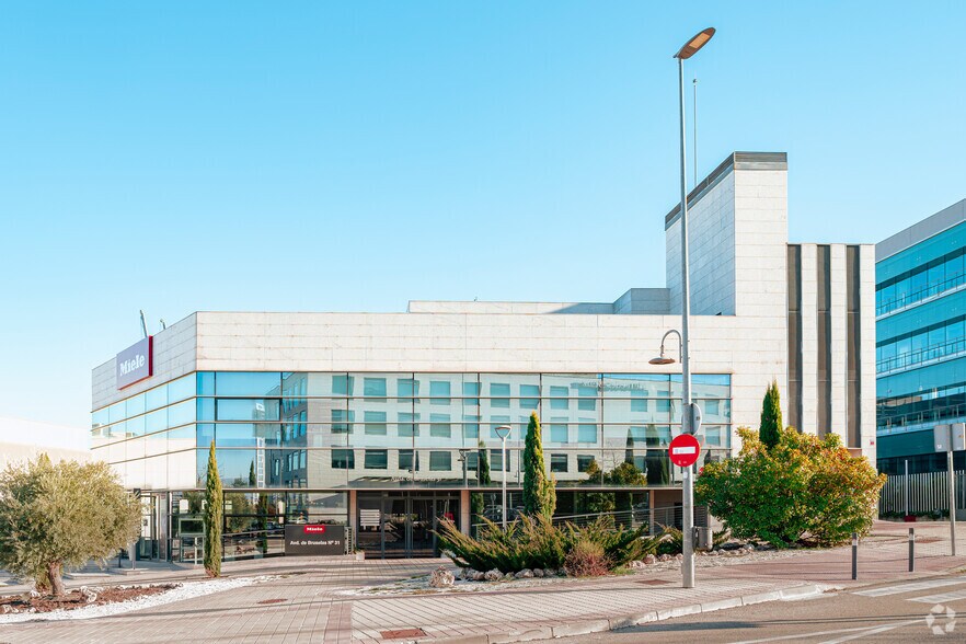 Avenida de Bruselas, 31, Alcobendas, Madrid à louer - Photo du bâtiment - Image 3 de 4