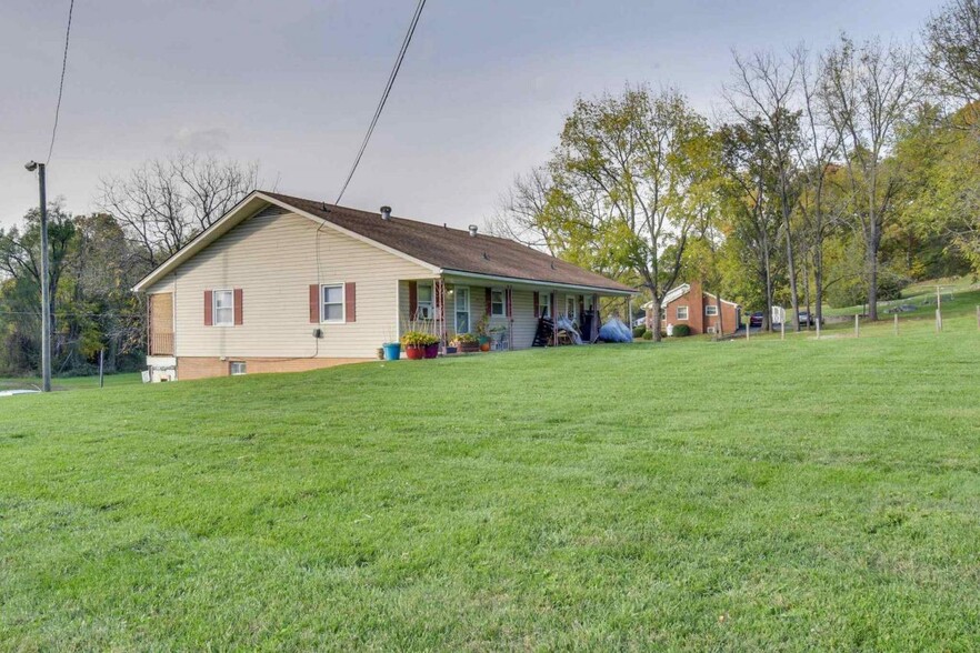 966 Old White Hill Rd, Stuarts Draft, VA à vendre - Photo principale - Image 1 de 1