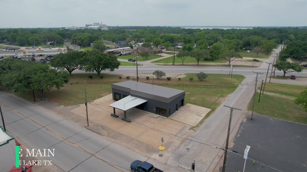 401 E Main St, Eagle Lake, TX for sale - Commercial Listing Video - Image 2 of 24