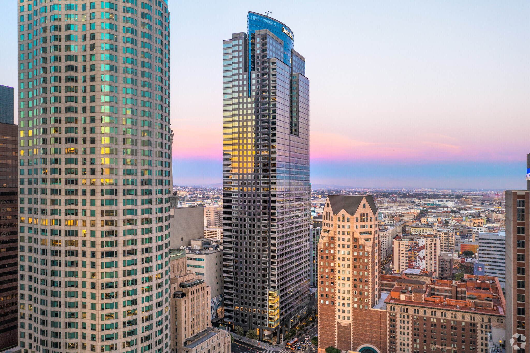 555 W 5th St, Los Angeles, CA à louer Photo principale- Image 1 de 37