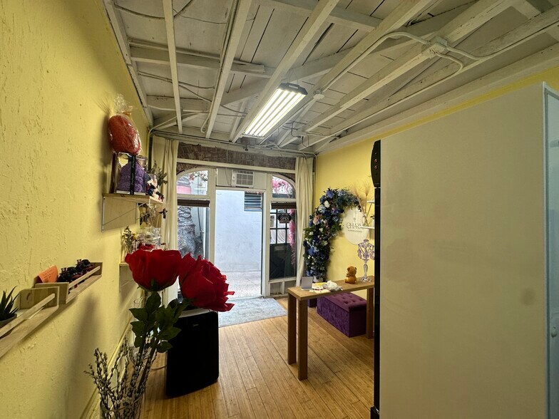 6727-6733 Hollywood Blvd, Los Angeles, CA à louer - Photo du bâtiment - Image 3 de 8