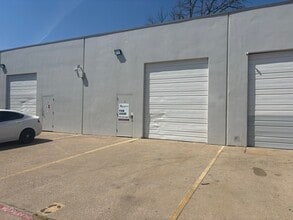 800-804 Secretary Dr, Arlington, TX à louer Photo du bâtiment- Image 2 de 3