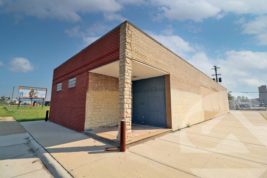 5900 Mount Elliott St, Detroit, MI à louer - Photo du bâtiment - Image 1 de 1