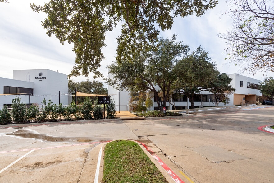 104 Decker Ct, Irving, TX for lease - Building Photo - Image 2 of 103