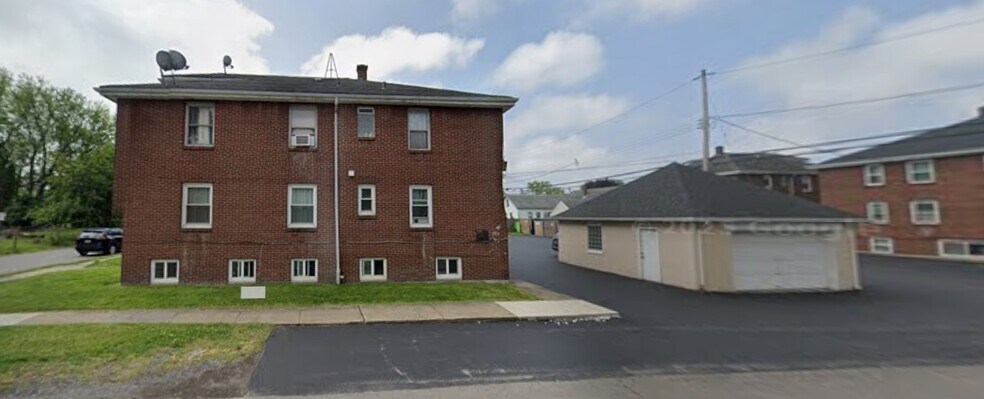 3 Rudolph St, Lackawanna, NY à vendre - Photo du bâtiment - Image 2 de 5