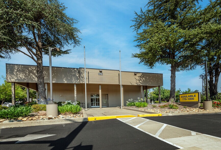 6705 Fair Oaks Blvd, Carmichael, CA for lease - Building Photo - Image 2 of 8