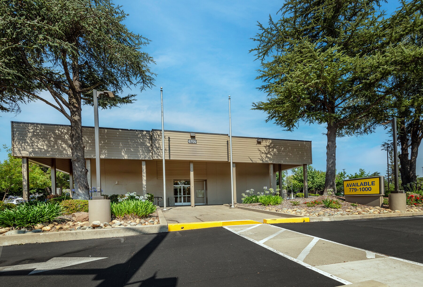 6705 Fair Oaks Blvd, Carmichael, CA for lease Building Photo- Image 1 of 9