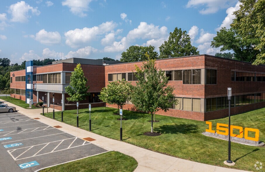 1500 District Ave, Burlington, MA à louer - Photo du bâtiment - Image 1 de 12