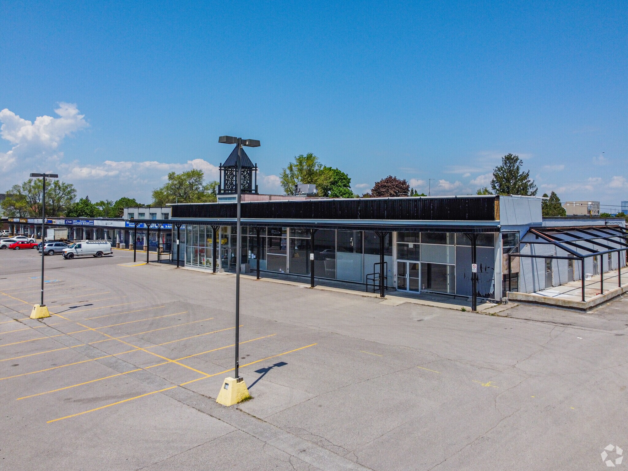 964-996 Albion Rd, Toronto, ON à vendre Photo principale- Image 1 de 4