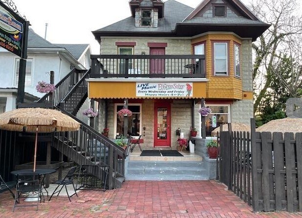 Plus de détails pour 413 Kerens Ave, Elkins, WV - Commerce de détail à vendre