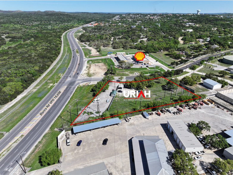 24118 Blanco Rd, San Antonio, TX à louer - Photo du bâtiment - Image 3 de 4