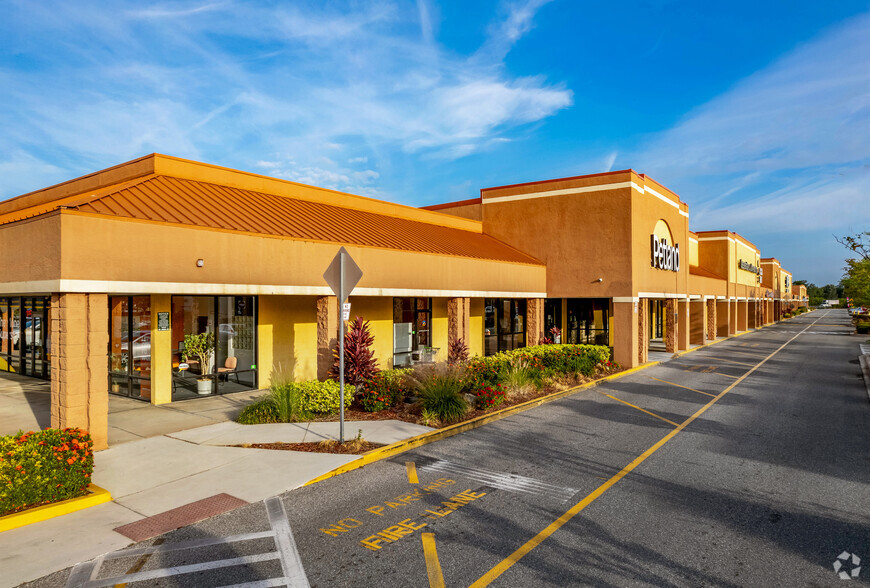 8300-8482 Lockwood Ridge Rd, Sarasota, FL for lease - Primary Photo - Image 1 of 9