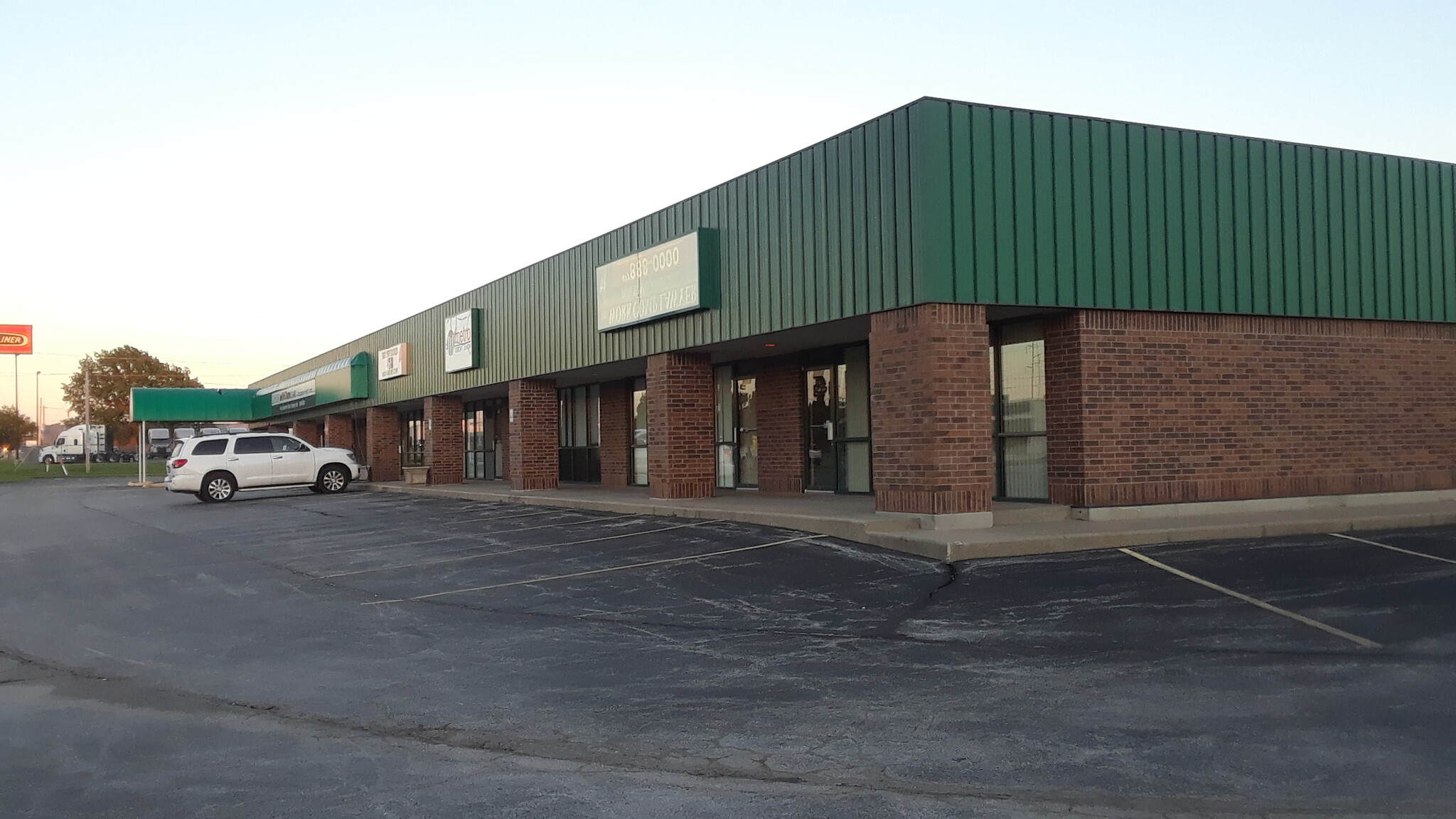 3000 E Division St, Springfield, MO for lease Building Photo- Image 1 of 12