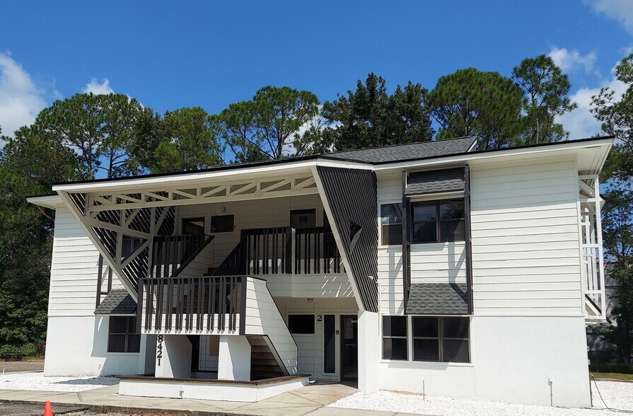 8421 Baymeadows Way, Jacksonville, FL à louer - Photo du bâtiment - Image 2 de 16