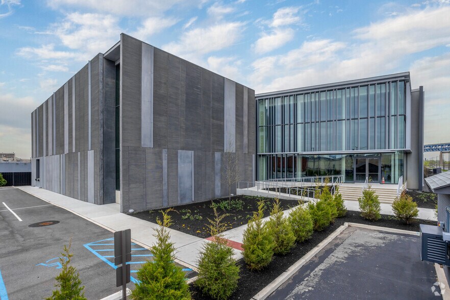 2500 League Island Blvd, Philadelphia, PA à louer - Photo du bâtiment - Image 3 de 5
